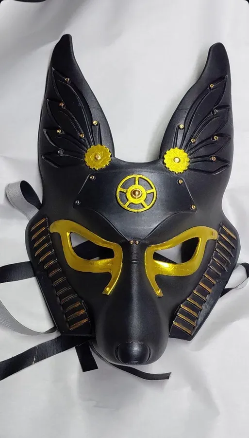 Máscara de Anubis impresa en 3D y pintada a mano