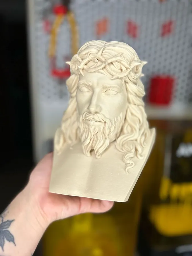 Busto de Jesús impreso en 3D con acabado tipo cerámica