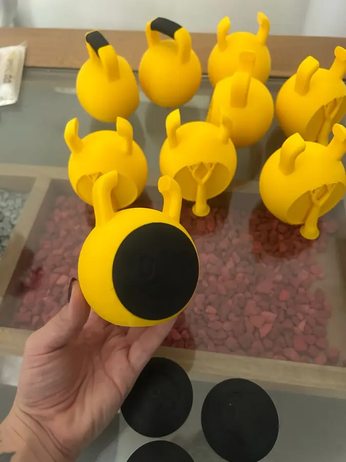 Lote de carcasas impresas en 3D en producción