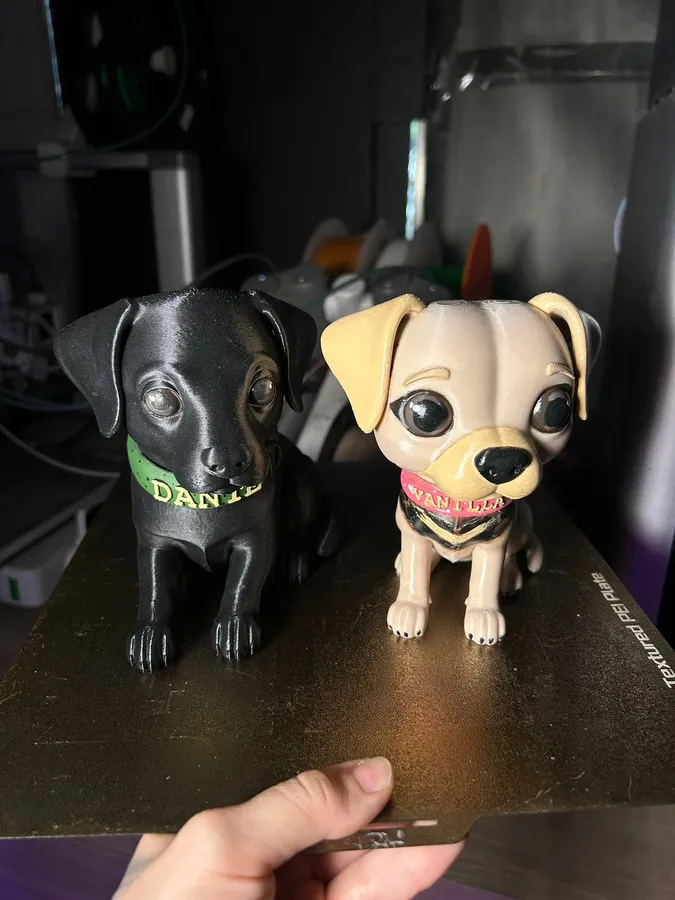 Figura de perro personalizada impresa en 3D con collar y nombre