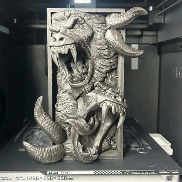 Sujetalibros con cráneo de demonio impreso en 3D