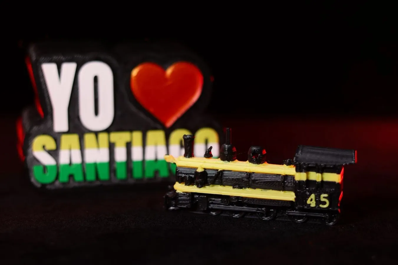 Souvenir Yo amo Santiago con locomotora impreso en 3D